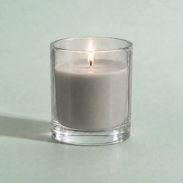 Pure Candle Supplies Melbourne Shadow dye chip result in a grey container candle with a lit wick